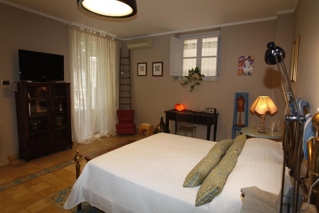 La Casa Di Dadda Hotel Месина Стая снимка